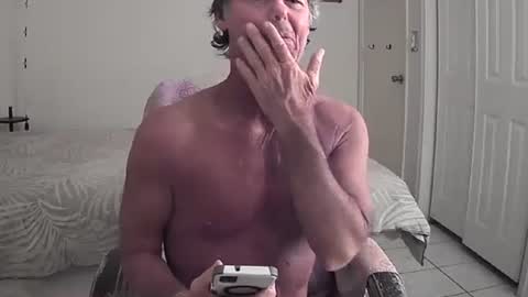 Snapshot of hewes1 chatting on March 15, 7:47 am hewes1 online show from March 15, 7:47 am