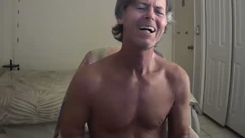 Snapshot of hewes1 chatting on March 29, 8:25 am hewes1 online show from March 29, 8:25 am