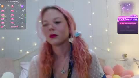 Snapshot of hexbunnie chatting on April 5, 2:20 am hexbunnie online show from April 5, 2:20 am