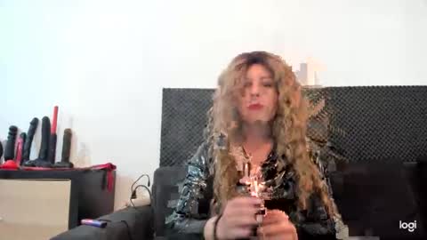 Snapshot of hexemmy chatting on May 21, 1:40 pm hexemmy online show from May 21, 1:40 pm