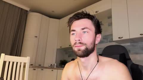 Snapshot of hey_arnold chatting on November 3, 8:21 pm Arnold online show from November 3, 8:21 pm