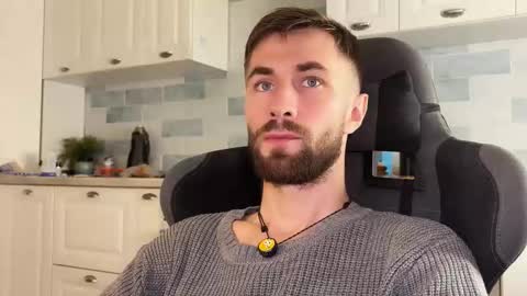 Snapshot of hey_arnold chatting on November 13, 9:36 pm Arnold online show from November 13, 9:36 pm