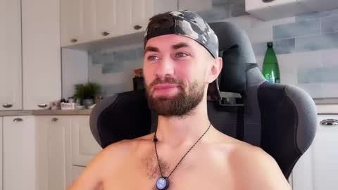 Snapshot of hey_arnold chatting on November 28, 2:42 pm Arnold online show from November 28, 2:42 pm