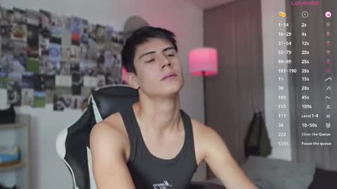 Snapshot of hey_cesard chatting on November 10, 4:17 pm hey_cesard online show from November 10, 4:17 pm