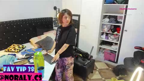 Noraly  online show from December 16, 4:39 am