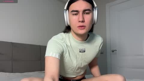 heyalena online show from February 3, 7:13 am