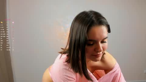 Snapshot of heyim_laura chatting on April 26, 7:00 pm Laura online show from April 26, 7:00 pm