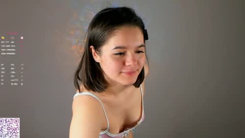 Snapshot of heyim_laura chatting on April 29, 1:21 am Laura online show from April 29, 1:21 am