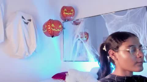 Snapshot of heyyo1808 chatting on October 22, 10:42 pm heyyo1808 online show from October 22, 10:42 pm