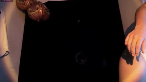 Snapshot of heyyo1808 chatting on October 27, 10:03 pm heyyo1808 online show from October 27, 10:03 pm