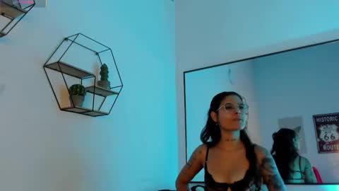 Snapshot of heyyo1808 chatting on November 2, 8:44 pm heyyo1808 online show from November 2, 8:44 pm