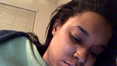 Snapshot of heyyou301990 chatting on February 6, 7:12 am heyyou301990 online show from February 6, 7:12 am