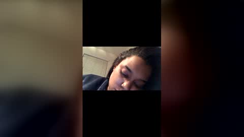 Snapshot of heyyou301990 chatting on February 8, 8:51 am heyyou301990 online show from February 8, 8:51 am