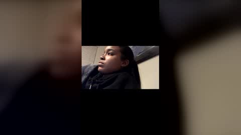 Snapshot of heyyou301990 chatting on February 26, 1:15 am heyyou301990 online show from February 26, 1:15 am