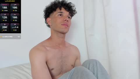 Snapshot of hghilltop chatting on December 23, 9:18 pm Harry Gaylord Hilltop  INDEPENDENT MODEL online show from December 23, 9:18 pm