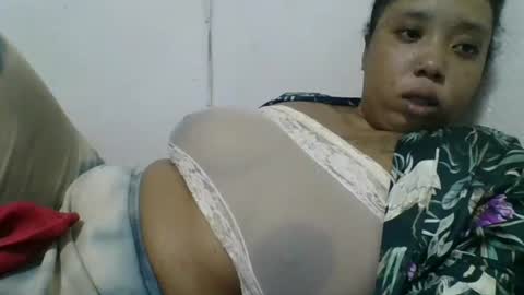 Snapshot of hheritinaa chatting on October 22, 3:18 am hheritinaa online show from October 22, 3:18 am