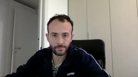 Snapshot of hhombre chatting on April 13, 11:48 am hhombre online show from April 13, 11:48 am
