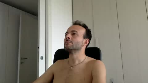 hhombre online show from June 29, 9:04 am