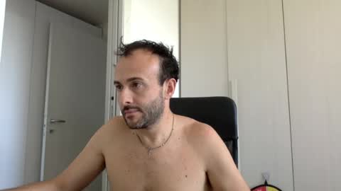 hhombre online show from July 2, 9:26 am