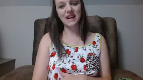 Snapshot of hi_cut_cutie chatting on October 14, 1:17 am Paige online show from October 14, 1:17 am