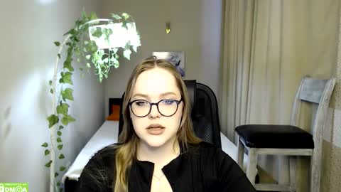 Snapshot of hi_haos chatting on February 18, 11:39 am hi_haos online show from February 18, 11:39 am