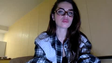 Snapshot of hiady21 chatting on February 28, 7:03 pm Foxxx07 online show from February 28, 7:03 pm