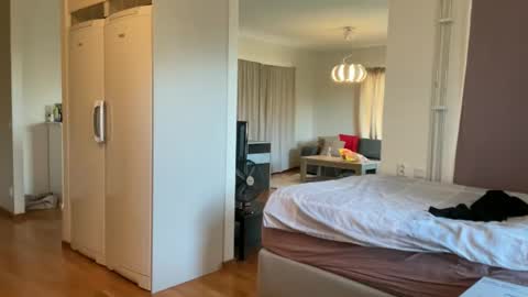 hichemlacoste333 online show from October 18, 12:06 pm