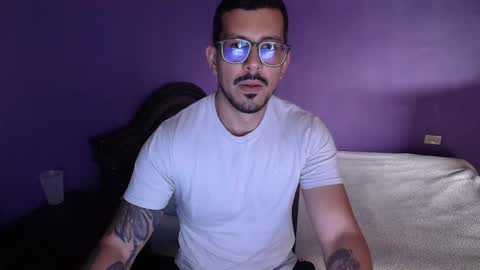 Snapshot of hidenbook chatting on February 15, 5:28 pm Hiden online show from February 15, 5:28 pm