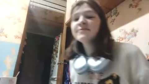 Snapshot of hiengandy chatting on July 17, 7:19 pm Allison online show from July 17, 7:19 pm
