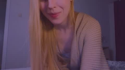 Snapshot of hihi_im_chloe chatting on March 11, 1:26 am Chloe online show from March 11, 1:26 am