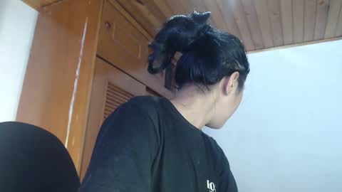 hilaril18 online show from October 13, 11:27 pm