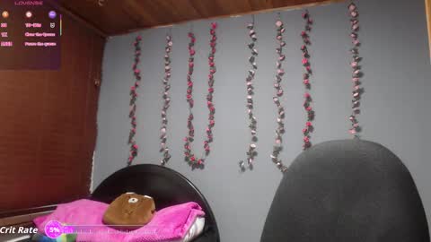 hilaril18 online show from January 11, 10:59 pm