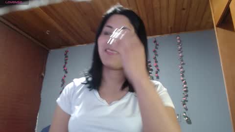 Snapshot of hilari18 chatting on February 2, 12:09 am hilaril18 online show from February 2, 12:09 am