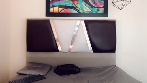 Hilary Avilan online show from March 18, 7:17 pm