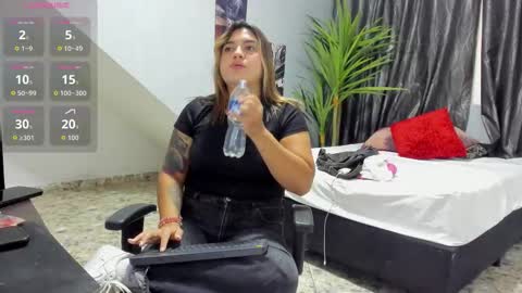 Snapshot of hilary_eva chatting on September 19, 7:47 pm lia online show from September 19, 7:47 pm