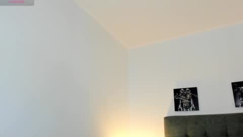 hilary_tailor online show from February 14, 11:18 am