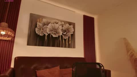 Snapshot of hilaryebony_ chatting on April 24, 8:33 pm - 29p online show from April 24, 8:33 pm