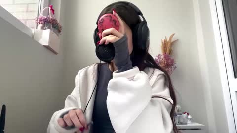 Hi Im Elizabeth online show from October 15, 1:22 pm