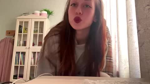 Hi Im Elizabeth online show from November 6, 12:06 pm