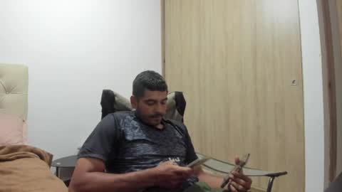 Snapshot of himoreno97 chatting on May 8, 2:06 am Hi moreno online show from May 8, 2:06 am