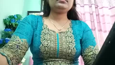 Snapshot of himuhimu22 chatting on December 23, 5:28 am himuhimu22 online show from December 23, 5:28 am