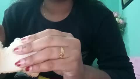 Snapshot of himuhimu22 chatting on December 25, 12:37 pm himuhimu22 online show from December 25, 12:37 pm
