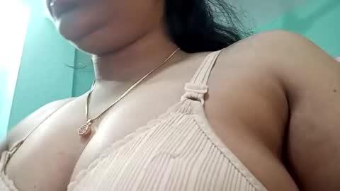 Snapshot of himuhimu22 chatting on December 26, 9:22 am himuhimu22 online show from December 26, 9:22 am