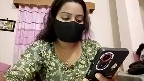 himuhimu22 online show from April 4, 8:50 pm