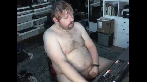 hipguy91 online show from December 19, 6:04 pm