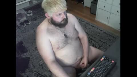 Snapshot of hipguy91 chatting on April 19, 3:39 am hipguy91 online show from April 19, 3:39 am