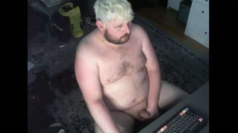 Snapshot of hipguy91 chatting on May 6, 6:57 pm hipguy91 online show from May 6, 6:57 pm