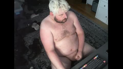 Snapshot of hipguy91 chatting on May 7, 6:35 pm hipguy91 online show from May 7, 6:35 pm