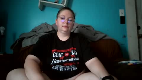 Bella online show from September 18, 9:28 pm