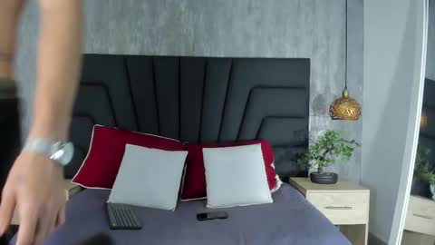 Hisoka online show from October 24, 2:30 am